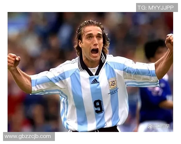 天下足球十五大球星精彩回顾 足球传奇人物及他们的辉煌时刻 天下足球十五大球星精彩回顾 足球传奇人物及他们的辉煌时刻