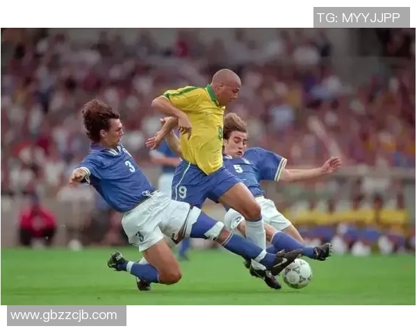 震撼视觉盛宴足球超然巨星高燃瞬间集锦 震撼视觉盛宴足球超然巨星高燃瞬间集锦